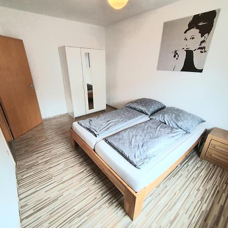 Lieblingsmensch Oberhausen Mit Terrasse Apartment Bagian luar foto